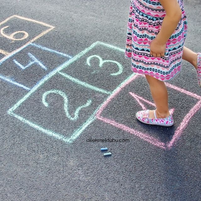 Küçük Şeylerle Mutlu Olmayı Öğrettiler